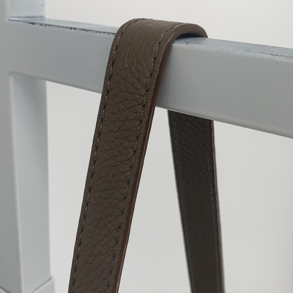 Marc Jacobs Brown Pebbled Leather Slouchy Two-Way convertible Bag - Picture 11 of 16